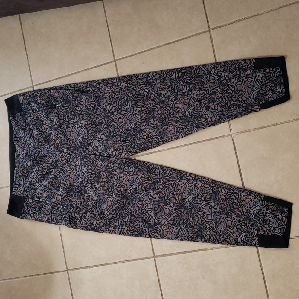 Athleta Trekkie North Jogger- 14